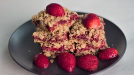 Овесени барчета с ягоди