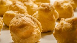 Лесни домашни еклери с ванилов крем и кокос