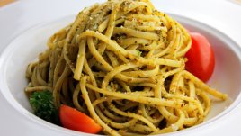 Паста с песто от бадеми и пармезан 