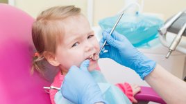 Първа среща на дете със зъболекаря – още в първата му година