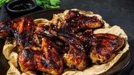 Пилешки крилца с подправки и мед