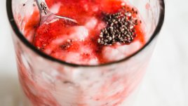 Крем с кисело мляко и фъстъчено масло