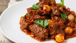 Гръцко стифадо с телешко от Кефалония