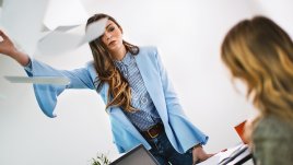 Типове поведение, които са саморазрушителни и ви пречат 