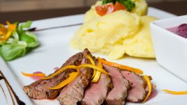 Гъше с бекон и бяло вино