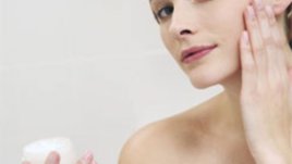 Кремовете против бръчки – могат ли да ни спасят?