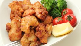 Салата от панирани броколи и карфиол