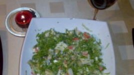 Салата „Зелено изкушение“ с рулца от раци