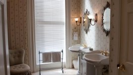 Чиста къща – страстен секс