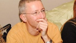 Дими от „Биг брадър“ разкри причината за самоубийството на дъщеря му