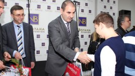 Деца на загинали полицаи получиха специални коледни подаръци