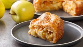 Ябълков пай със заквасена сметана