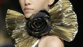 Блясък и пищност в празничните аксесоари