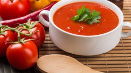 Лятна доматена супа