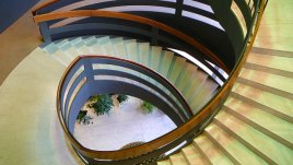 Стълбището във входа – общо или ничие?