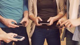 Facebook пристрастява като наркотик?