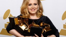 Британската певица Адел роди момченце