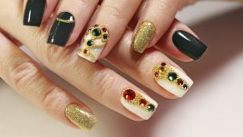 Маникюр за Годината на Белия Метален Вол