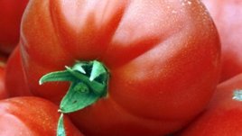 Маска за лице с шопска салата