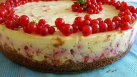 Летен сладкиш с извара и френско грозде