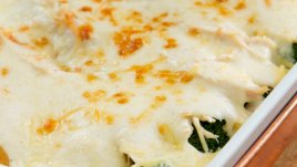 Хрупкаво пилешко върху канапе