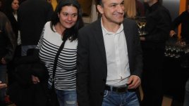 Зуека се ожени за Ани