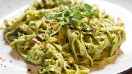 Песто с шамфъстък и кедрови ядки 