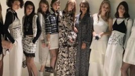 Топмоделът ни Белослава Хинова отново дефилира за Chanel