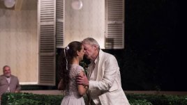 Гледайте постановката „Чайка“ в театър „Азарян“