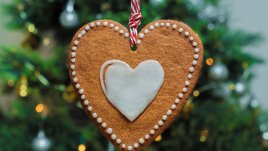 Подари любов за Коледа