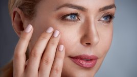 Грим трикове, които свалят 10 години от лицето