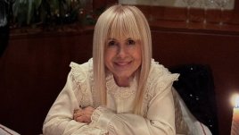 Лили Иванова навърши 86 години, а изглежда невероятно!