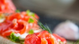 Брускети със сьомга