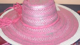 На помощ срещу слънцето идват летни шапки