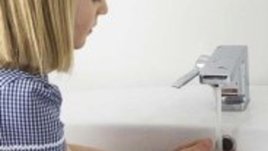 Опасността от червей в мозъка стимулира миенето на ръцете