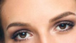 Новогодишният грим – бляскаво брокатен