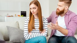 Знаци, че партньорът ви си играе с емоциите ви