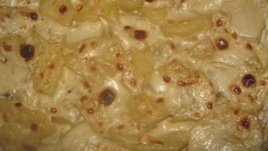 Картофи с пушено сирене и сметана