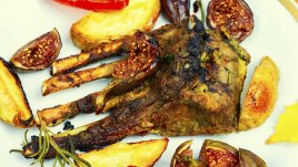 Печено агнешко с фурми