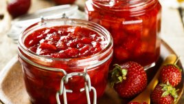 Конфитюр от цели ягоди с банан 