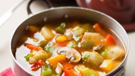 Яхния със свинско, картофи и гъби