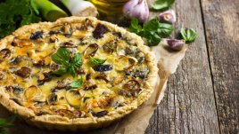 Лесен киш с гъби, бекон и пармезан