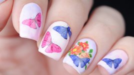 Маникюр с пеперуди и точки