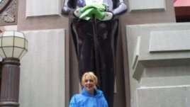 Тв водещата Нана сподели, че има рак на гърдата