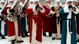 Правилният начин да даваме пари за благотворителност по Коледа