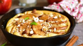 Печена ябълкова палачинка 