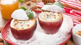 Печени ябълки с крема сирене