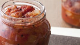 Домашна лютеница с картофи