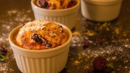 Пудинг с хляб, стафиди и мляко