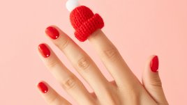 Коледен маникюр с червено (+Снимки)